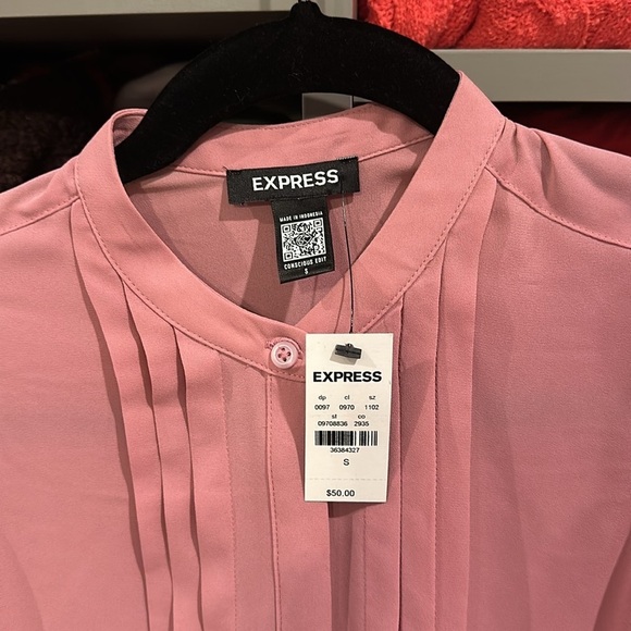 Express size S dusty rose colored pleated hidden button blouse NWT - Picture 2 of 3
